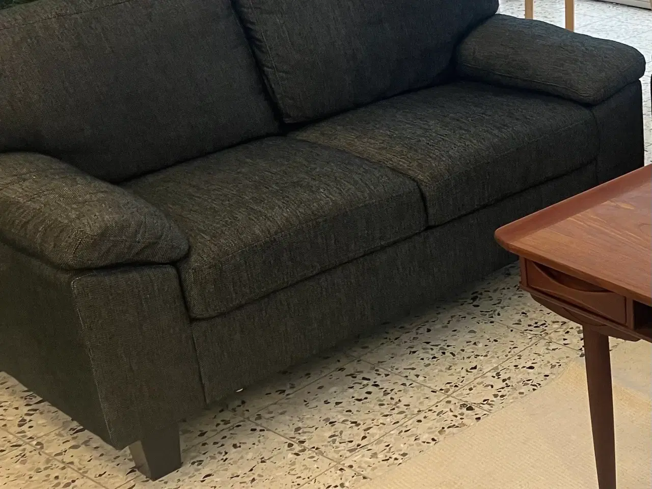 Billede 3 - Ny grå sofa 2 personer