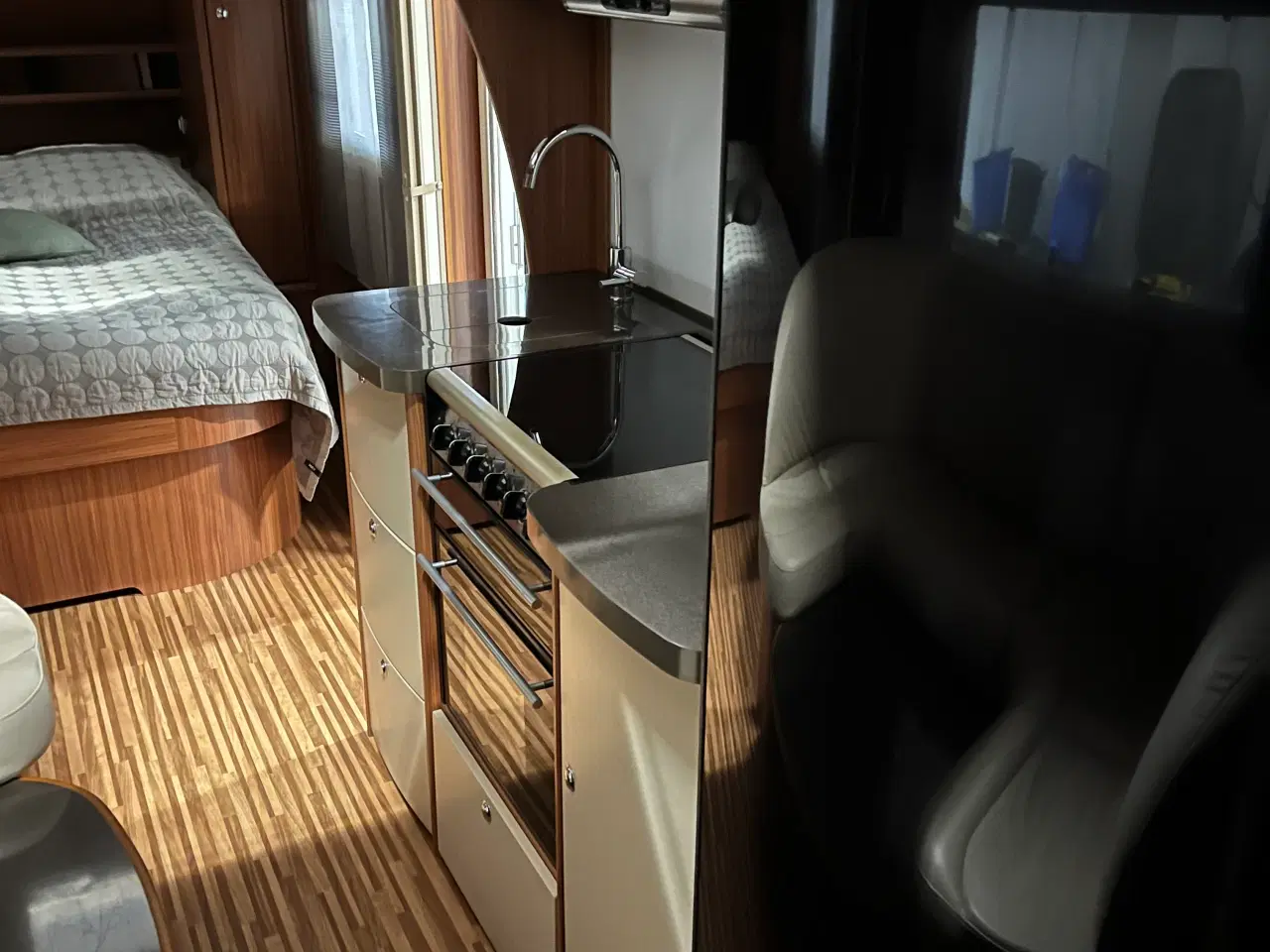 Billede 10 - Campingvogn + Standby telt 