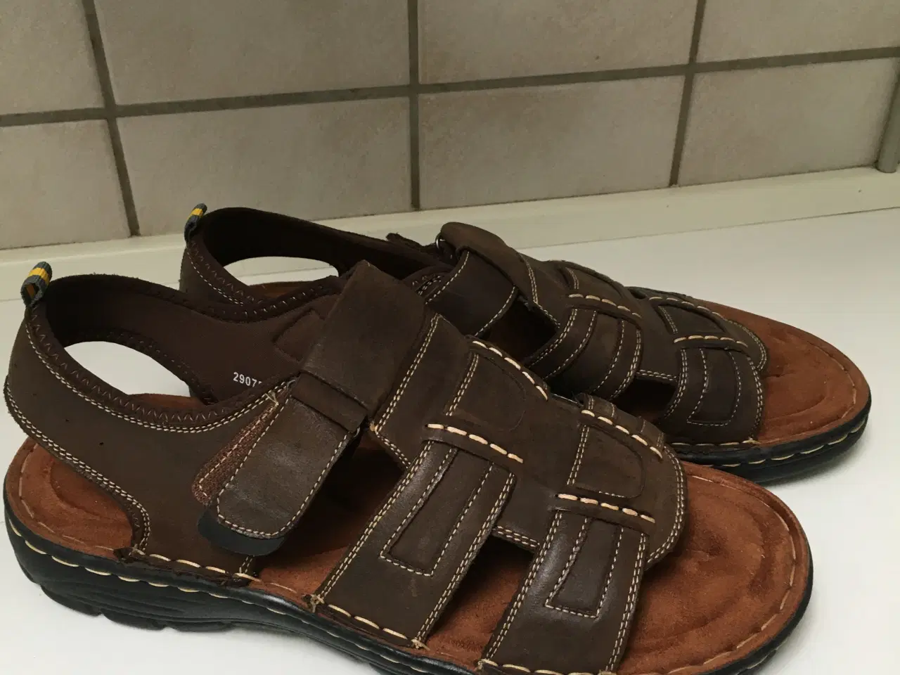 Billede 2 - NY Herre sandaler i brun skind str. 45