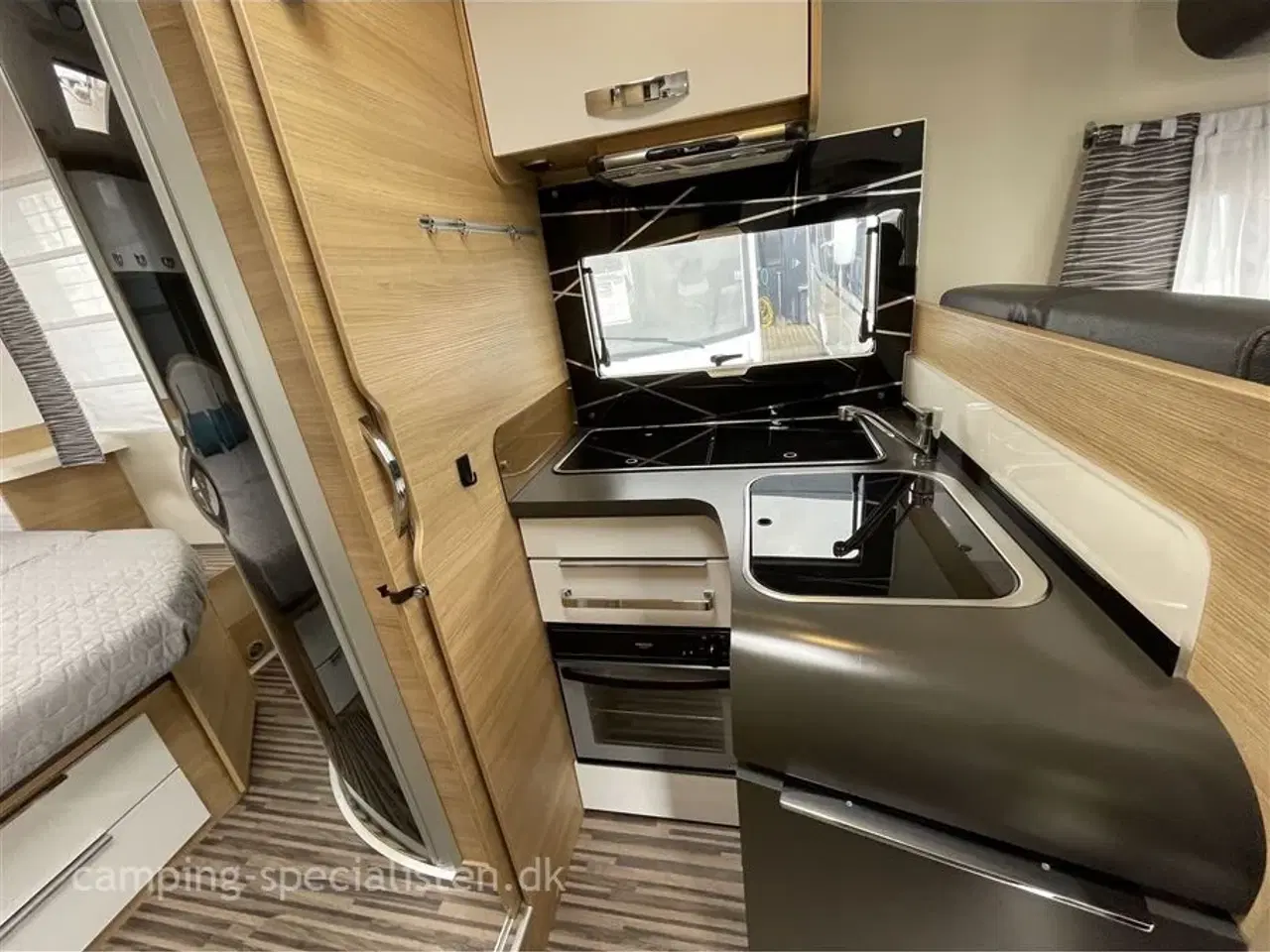 Billede 8 - 2019 - Benimar Perseo 596 Edition 40   Toplækker Autocamper med genial indretning - Benimar Perseo 596 Edition 40 - Kan nu opleves hos Camping-Specialisten i Silkeborg