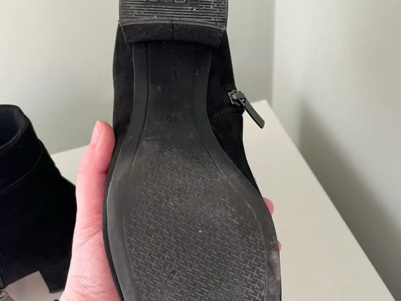 Billede 3 - Sorte støvletter/ankelstøvler fra Tamaris