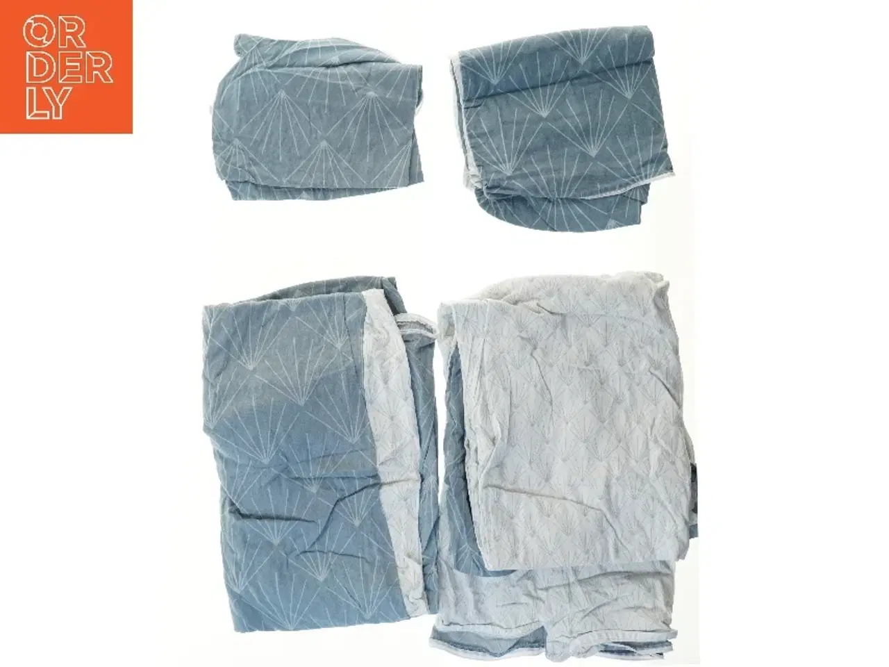 Billede 1 - Sengesæt med geometrisk mønster (str. 2 stk 59,5x55 & 124x192 cm)