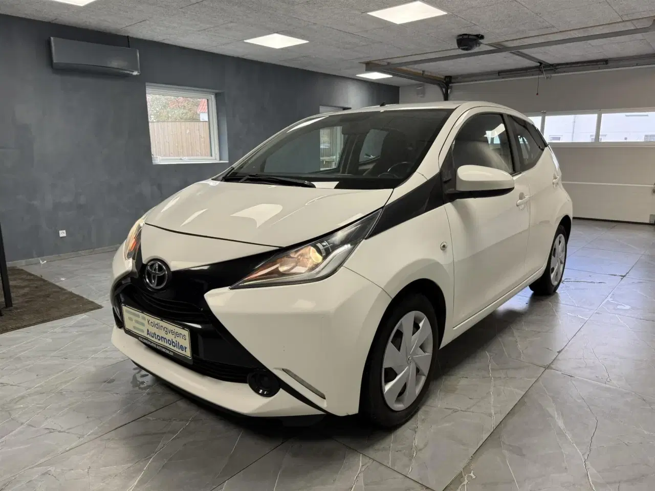 Billede 2 - Toyota Aygo 1,0 VVT-I X-Play + X-Touch 69HK 5d