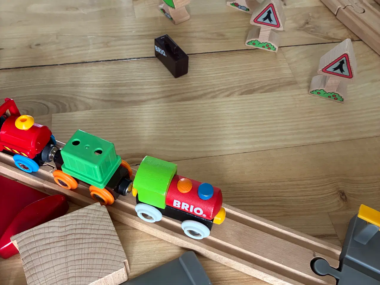Billede 3 - BRIO togbane med tilbehør