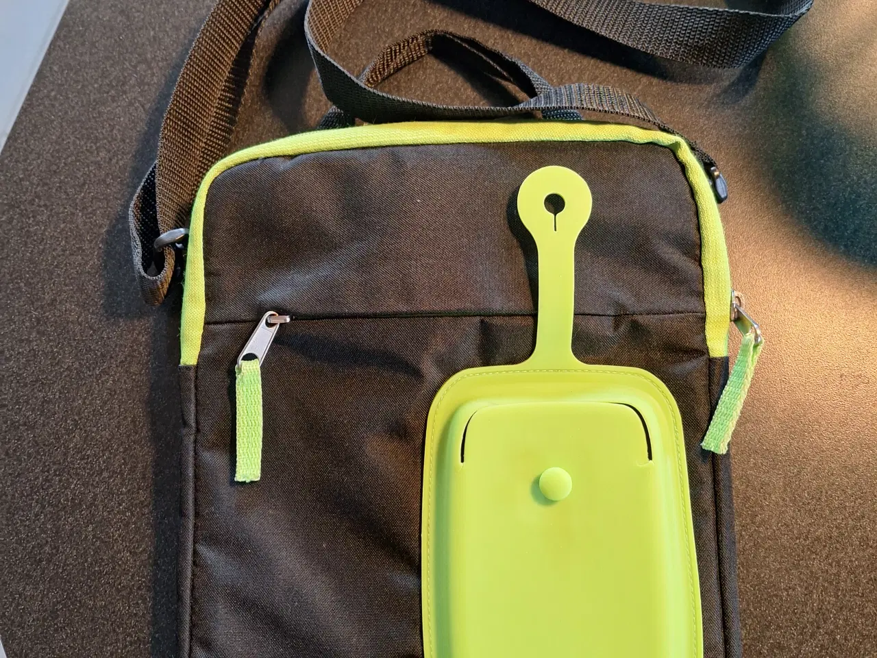 Billede 1 - Tablet/Ipad og telefon taske