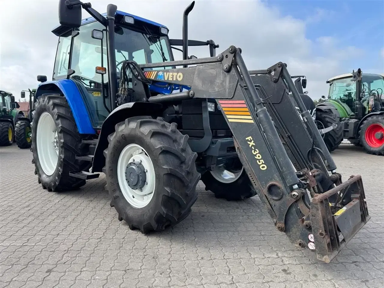 Billede 7 - New Holland TS100 KUN 3900 TIMER! MED VENDEGEAR VED RATTET OG AIRCON!