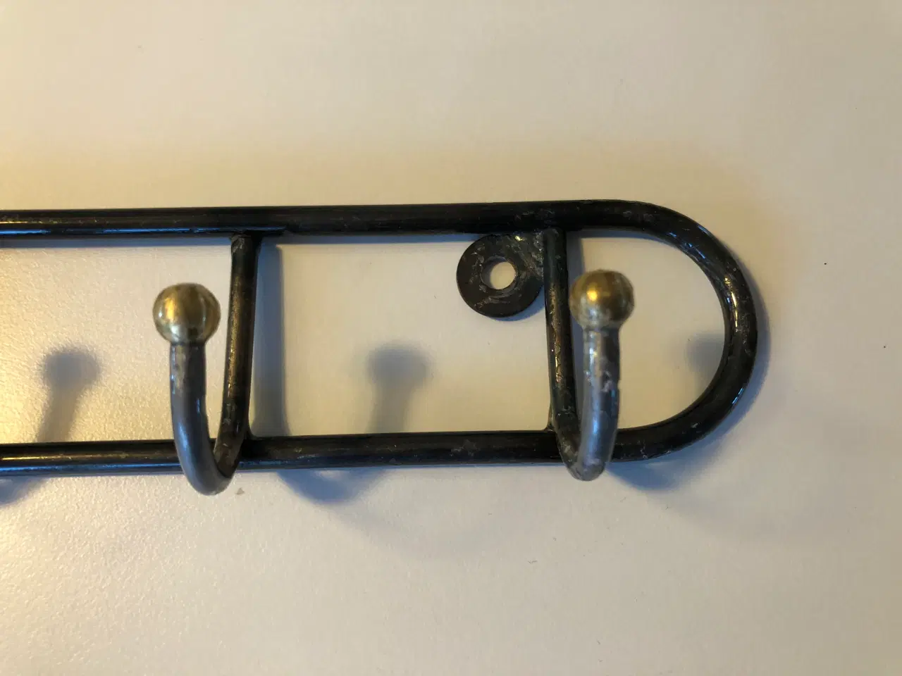 Billede 8 - Knagerække i lakeret stål og messing