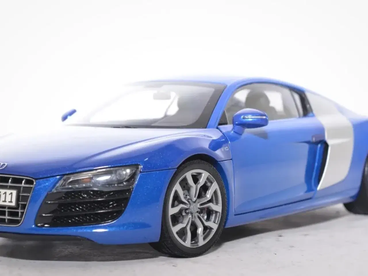 Billede 1 - 1:18 Audi R8 5.2 V10 FSI Quattro 