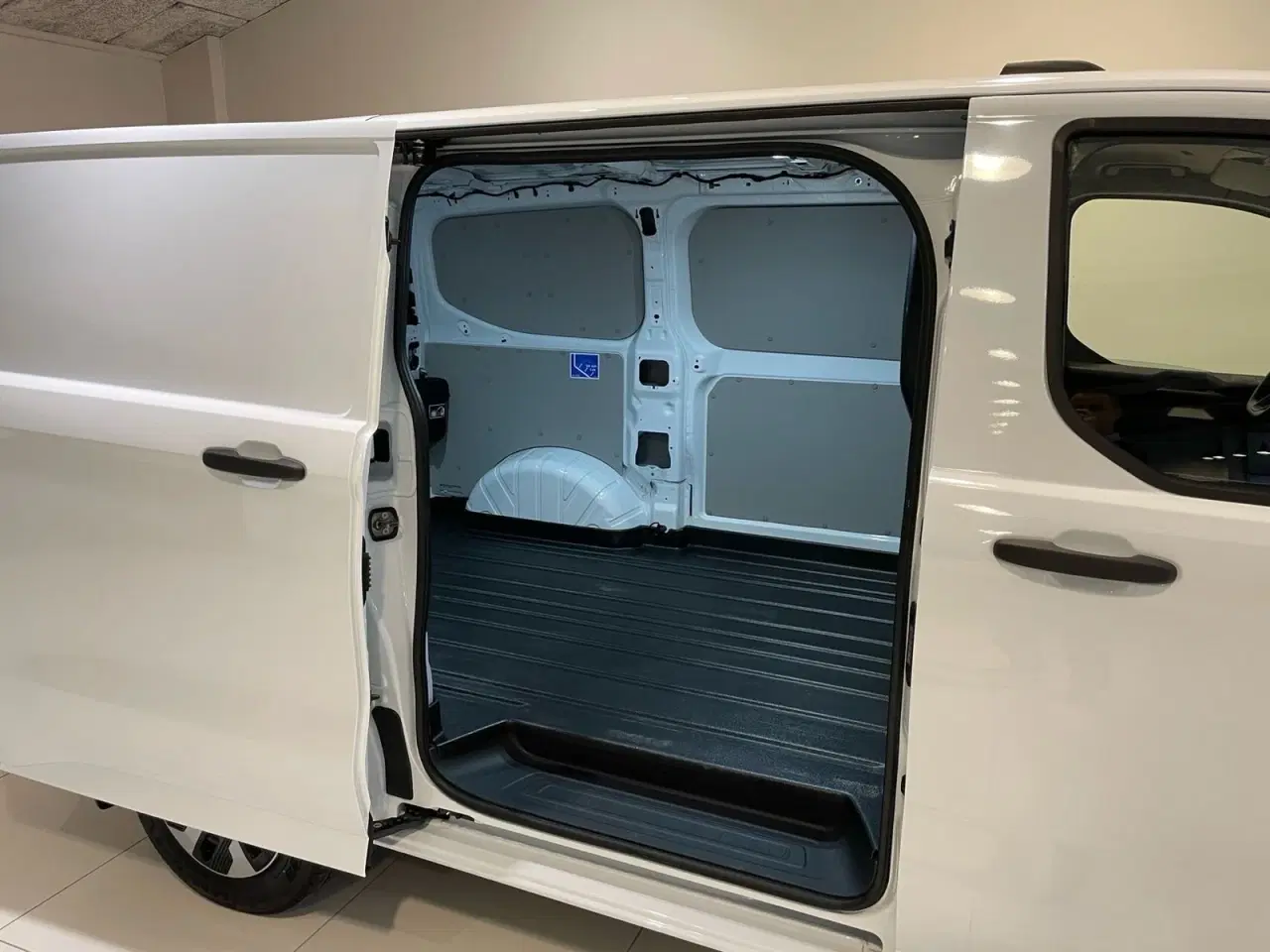 Billede 4 - Ford E-Transit Custom 320S 64 Trend