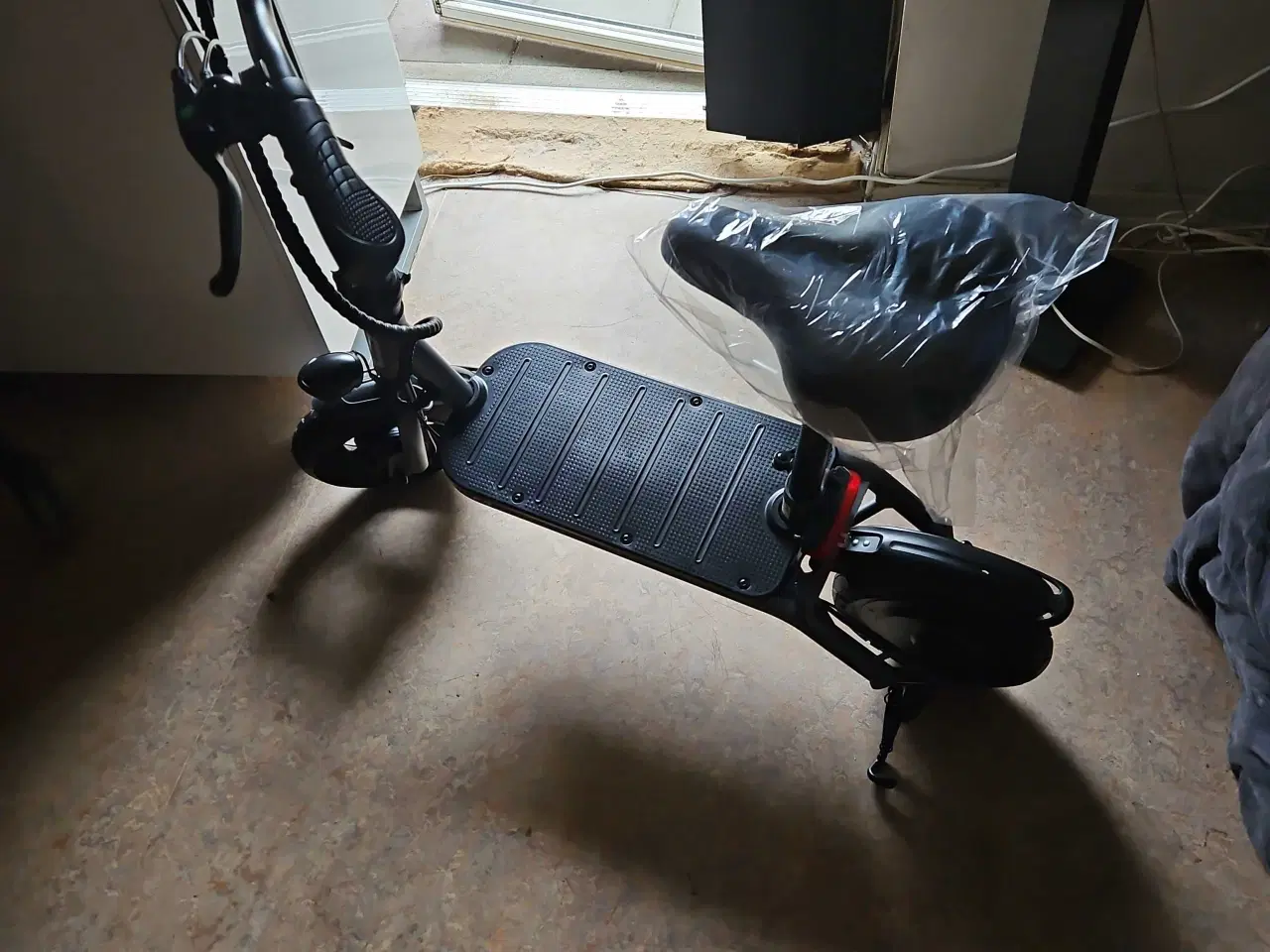 Billede 3 - Helt ny iscooter. Kan køre.25.kmt. men kan stilles