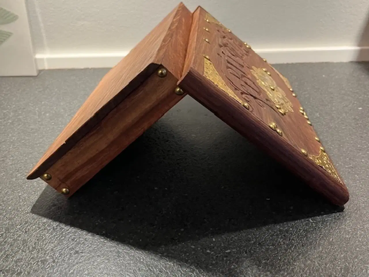 Billede 11 - Gedigent håndværk – Smukt træskrin med 6 rum