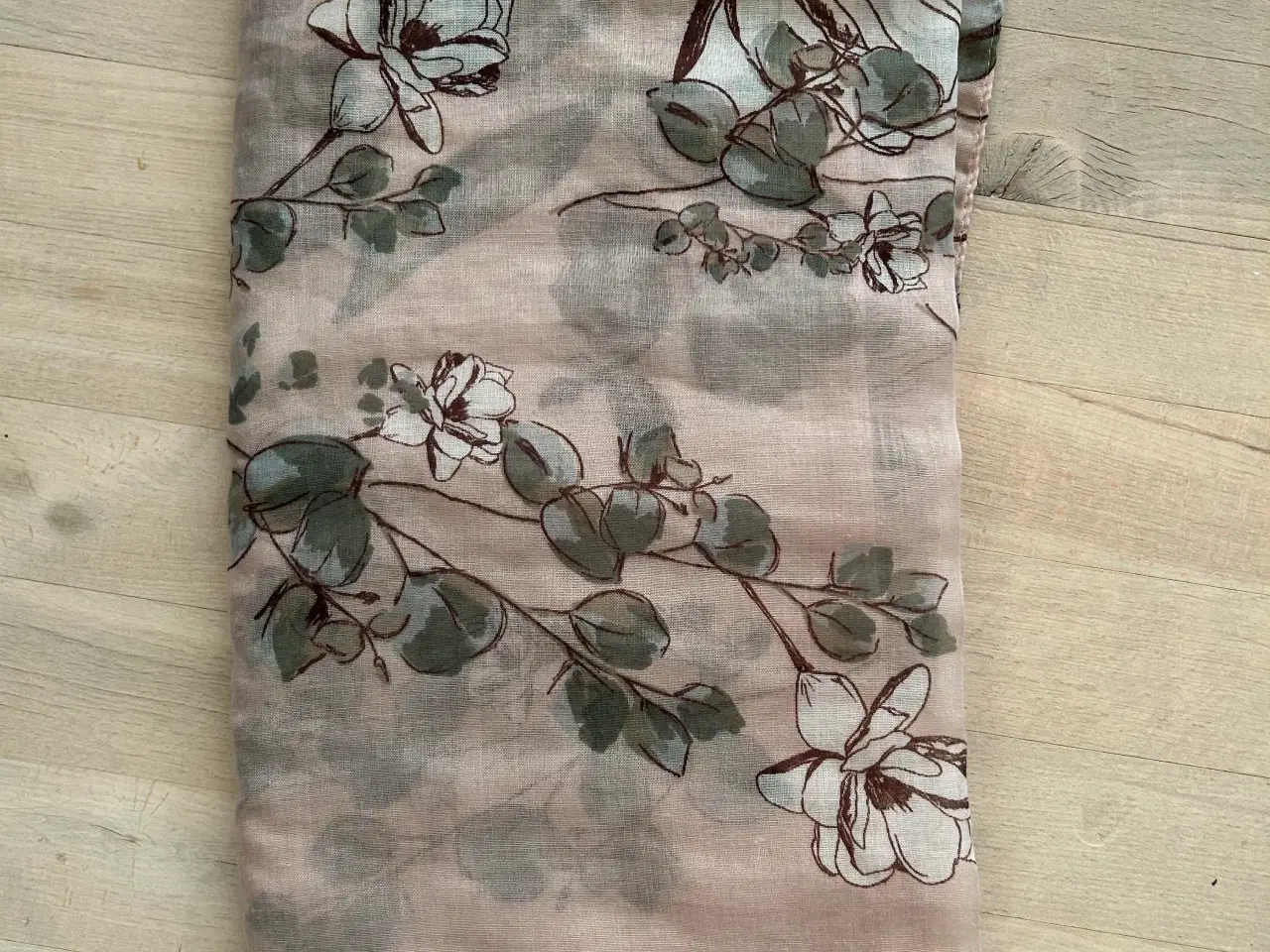 Billede 8 - Strikbluser, bukser, tørklæder mv. i str. 42-46