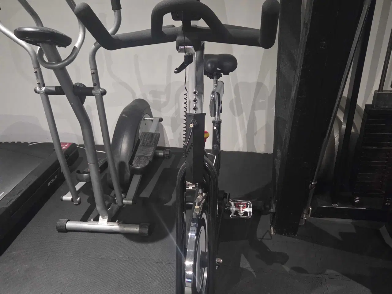 Billede 1 - Spinning cykel til salg står som ny