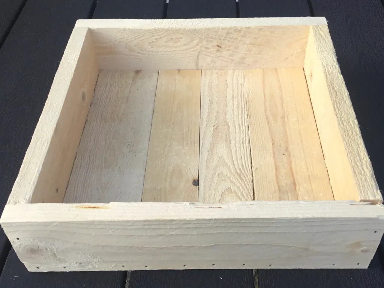 Billede 4 - Træ kasse / bakke 60 kr.  29,8 x 29,8
