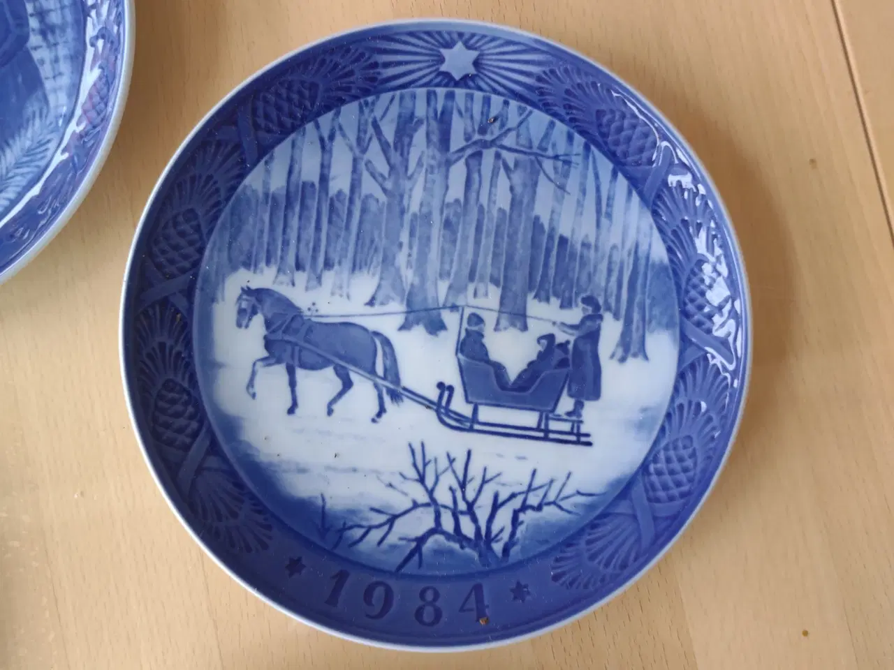 Billede 8 - Juleplatter Royal Copenhagen 1966 mfl