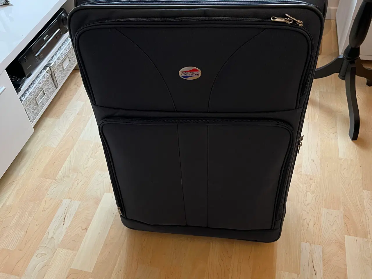 Billede 1 - Stor kuffert på hjul