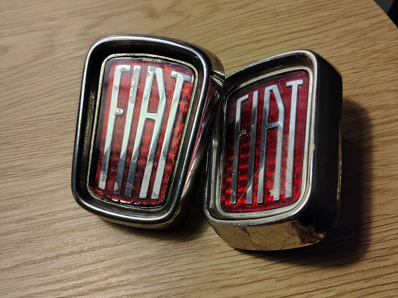 Billede 2 - Fiat 500L emblemer