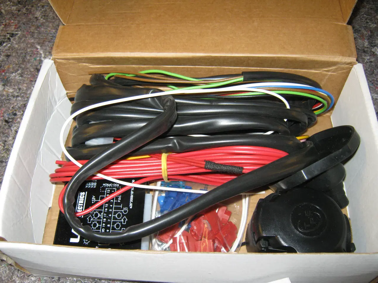 Billede 2 - Anhængertræk-Ledningsnet..