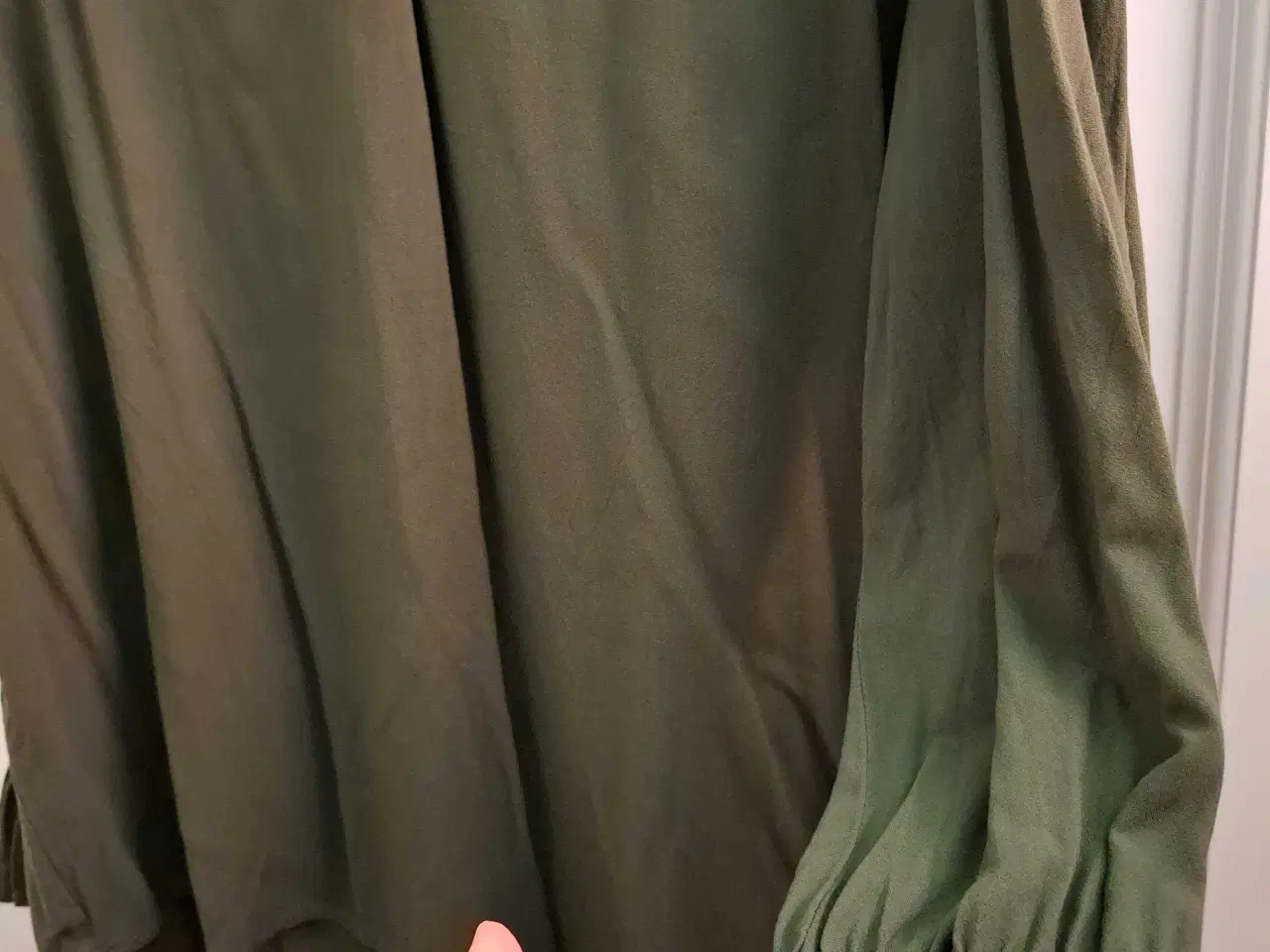 Billede 4 - Flot grøn trøje fra Only Carmakoma i 46