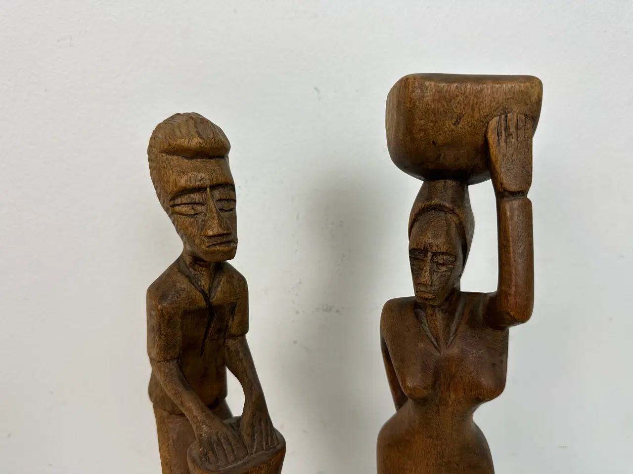 Billede 3 - 2 stk. afrikanske figurer i træ