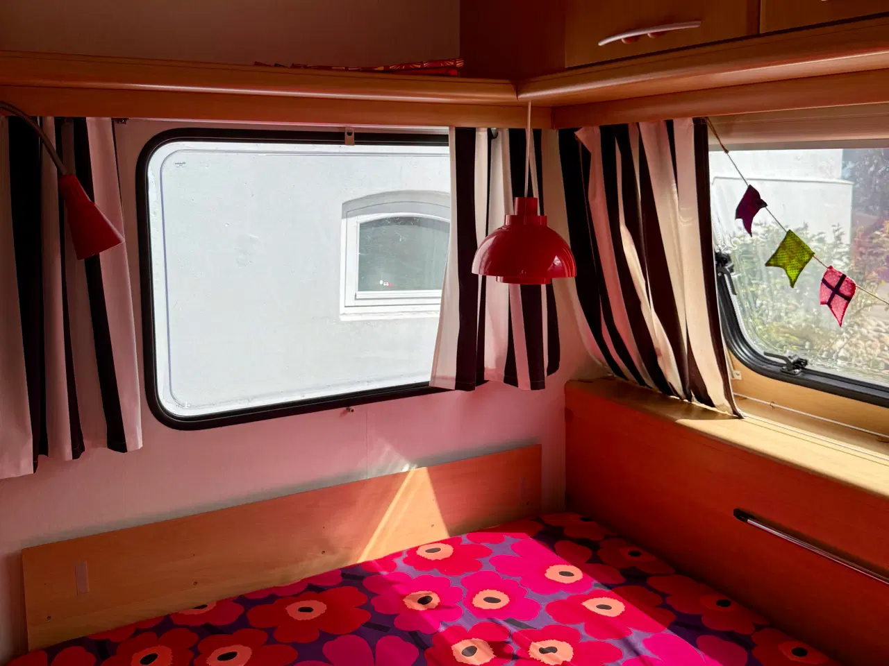 Billede 2 - Campingvogn i glade farver