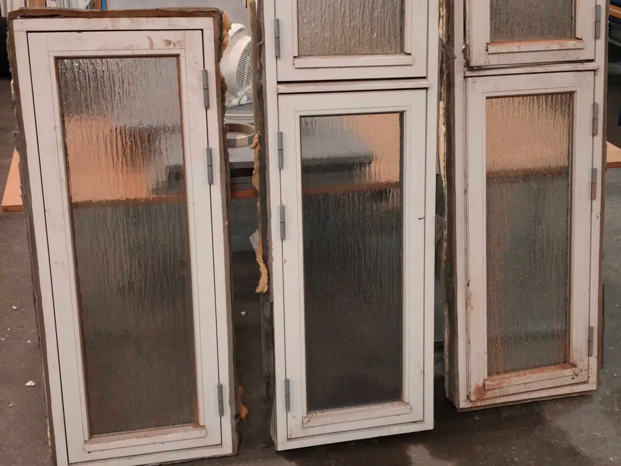 Billede 1 - Gamle trævinduer med mønstret glas