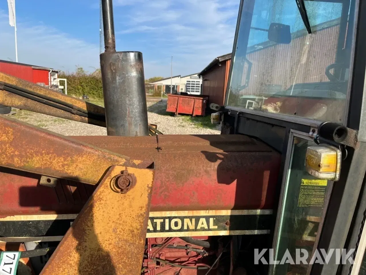 Billede 12 - Traktor International 684 med frontlæsser