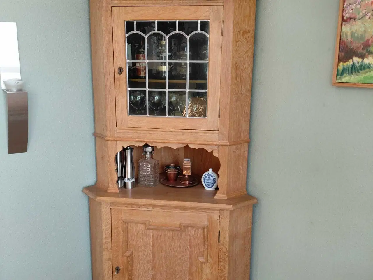 Billede 1 - Hjørneskab i afsyret eg