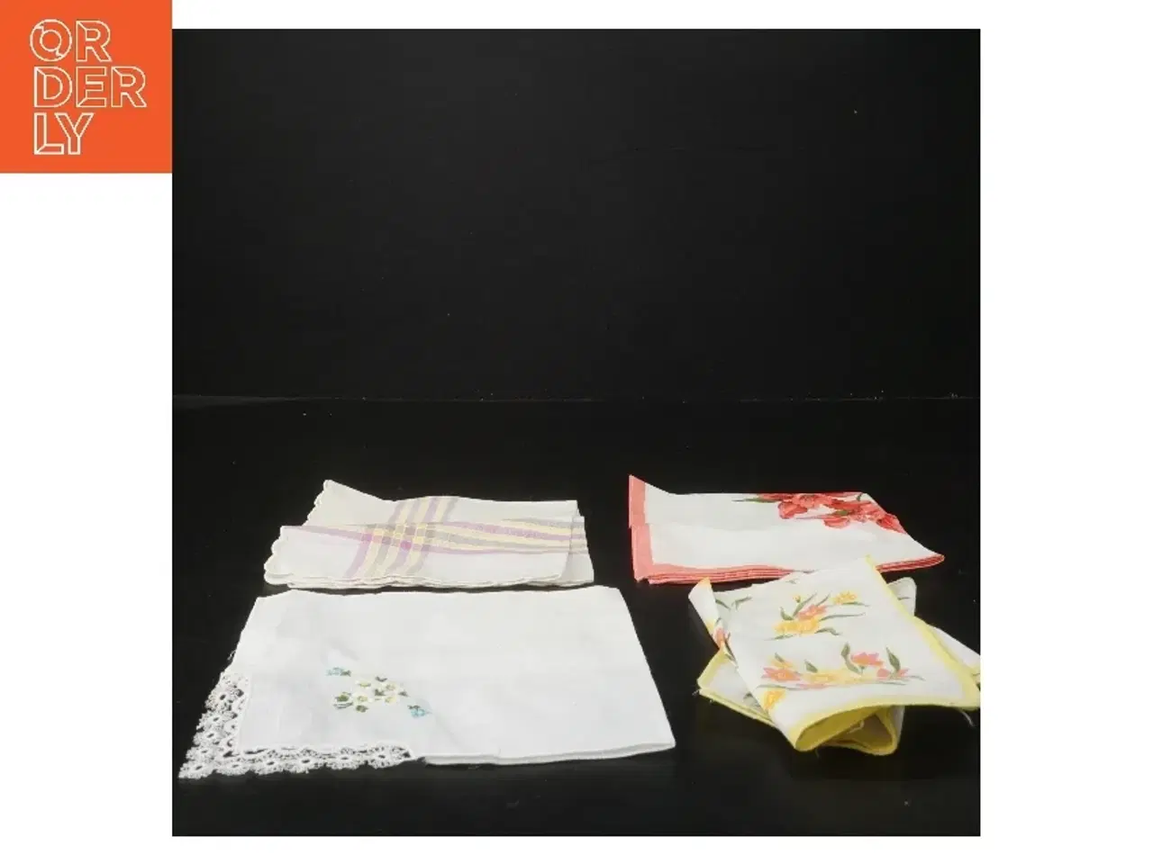 Billede 2 - 4 nye vintage lommetørklæder (str. 4 stk 27x27,5 cm)