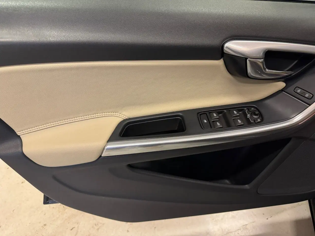 Billede 14 - Volvo V60 2,0 D4 181 Momentum aut. Van