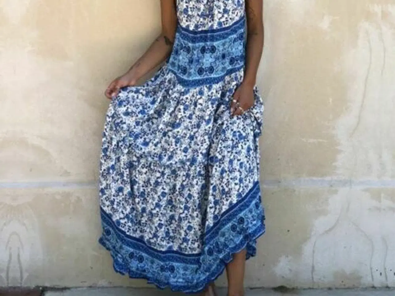 Billede 1 - BOHO Blomstret kjole.M.stropper/størrelse :Medium