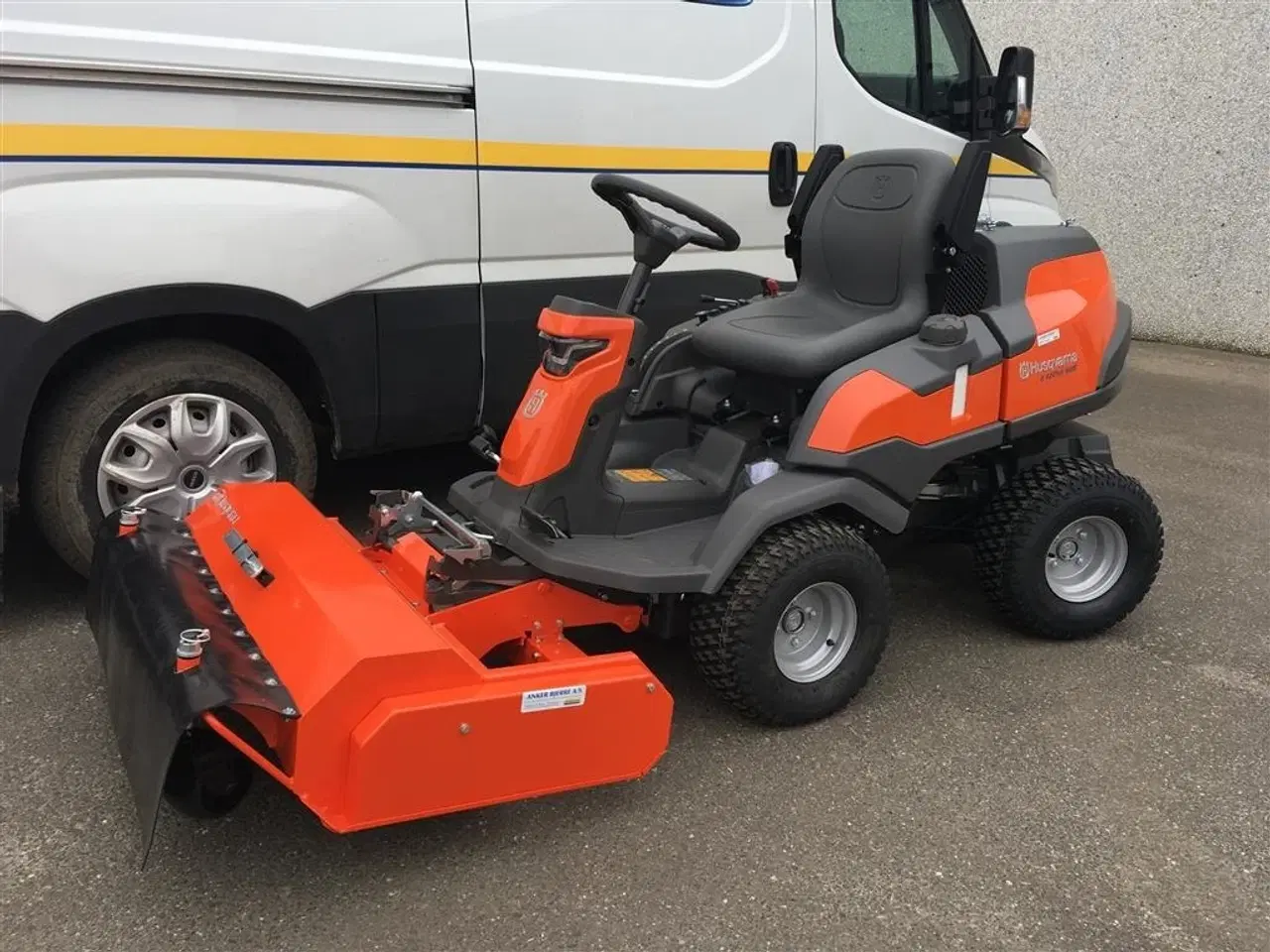 Billede 1 - Husqvarna R 420TsX AWD inkl. slagleklipper & 122 cm klippebord