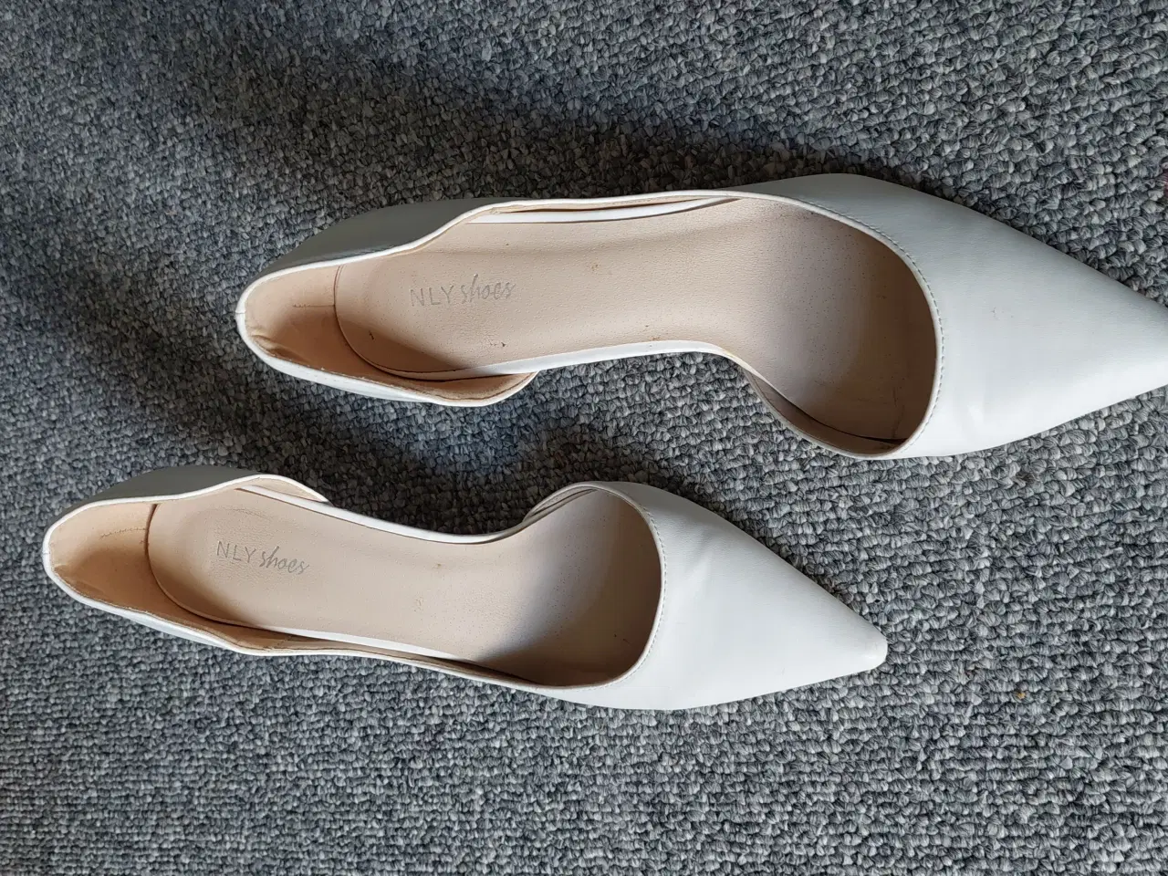 Billede 5 - hvid farve sko, str. 38