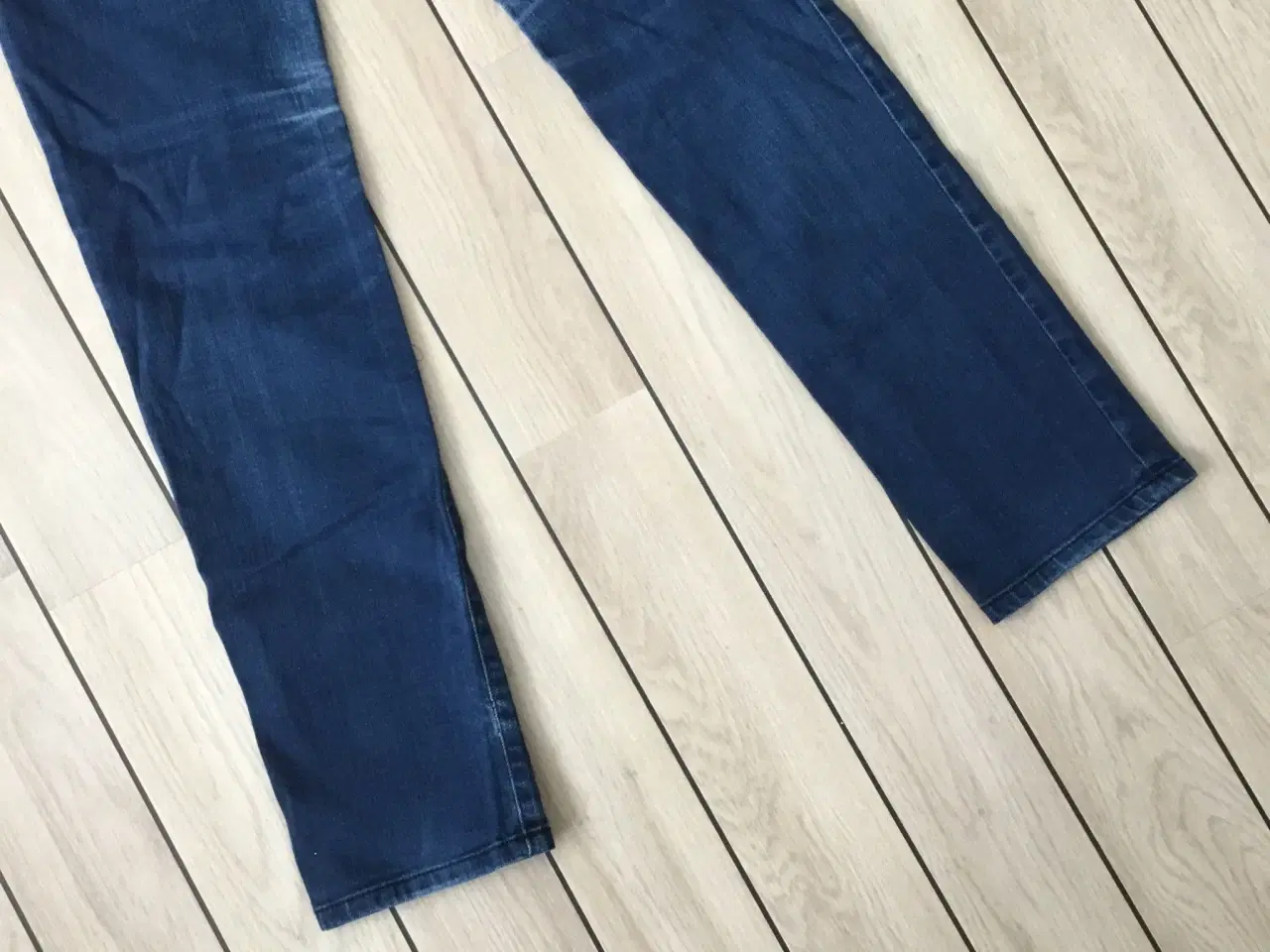 Billede 7 - Diesel jeans str. W28 / L32 i cool mørkeblå denim