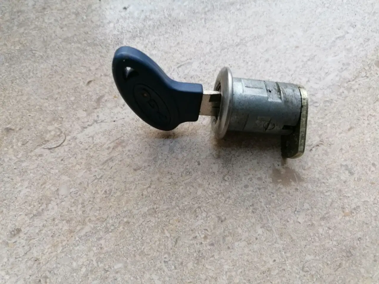 Billede 1 - Sædelås for PGO Scooter