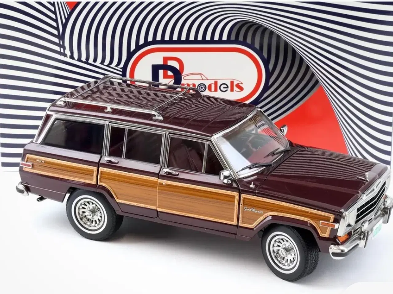 Billede 2 - 1:18 Jeep Grand Wagoneer 1991 mørk rød/træ