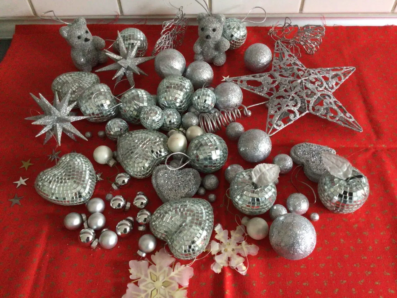Billede 2 - Juletræspynt stjerne og mere end 50 kugler 