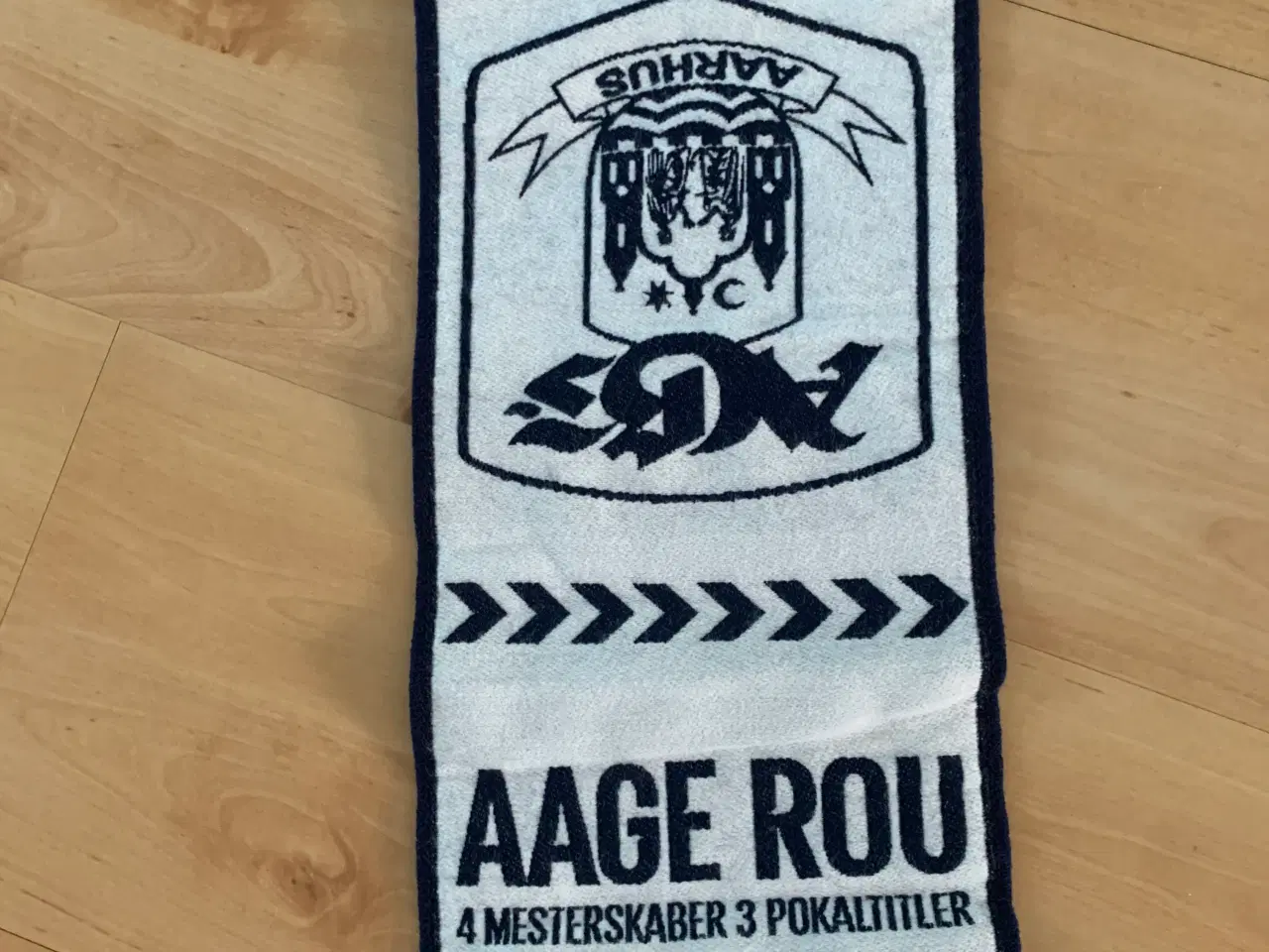 Billede 2 - AGF legende trøje AAGE ROU med halstørklæde 