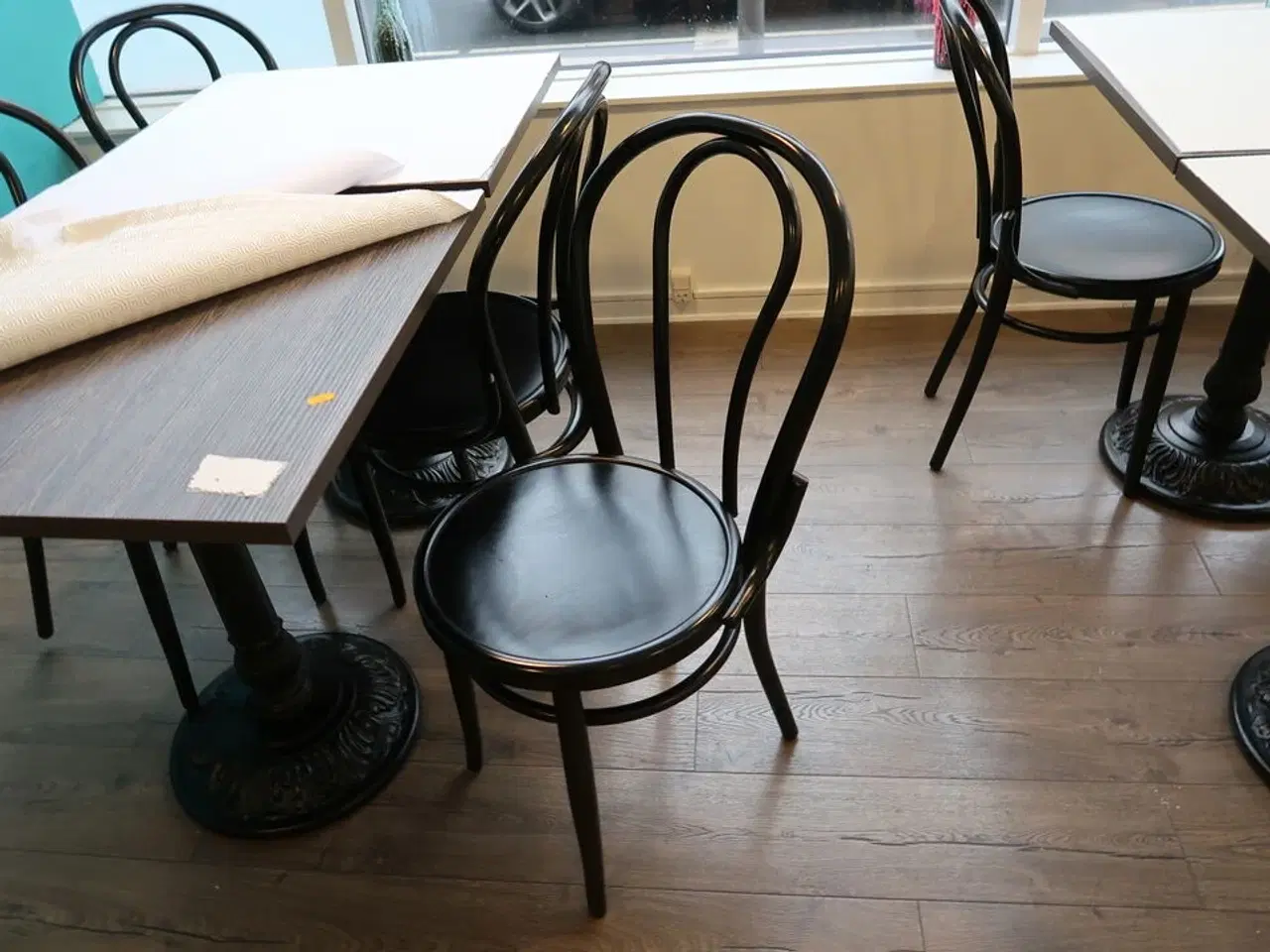 Billede 4 - 4 stk. caféborde med 7 stk. caféstole