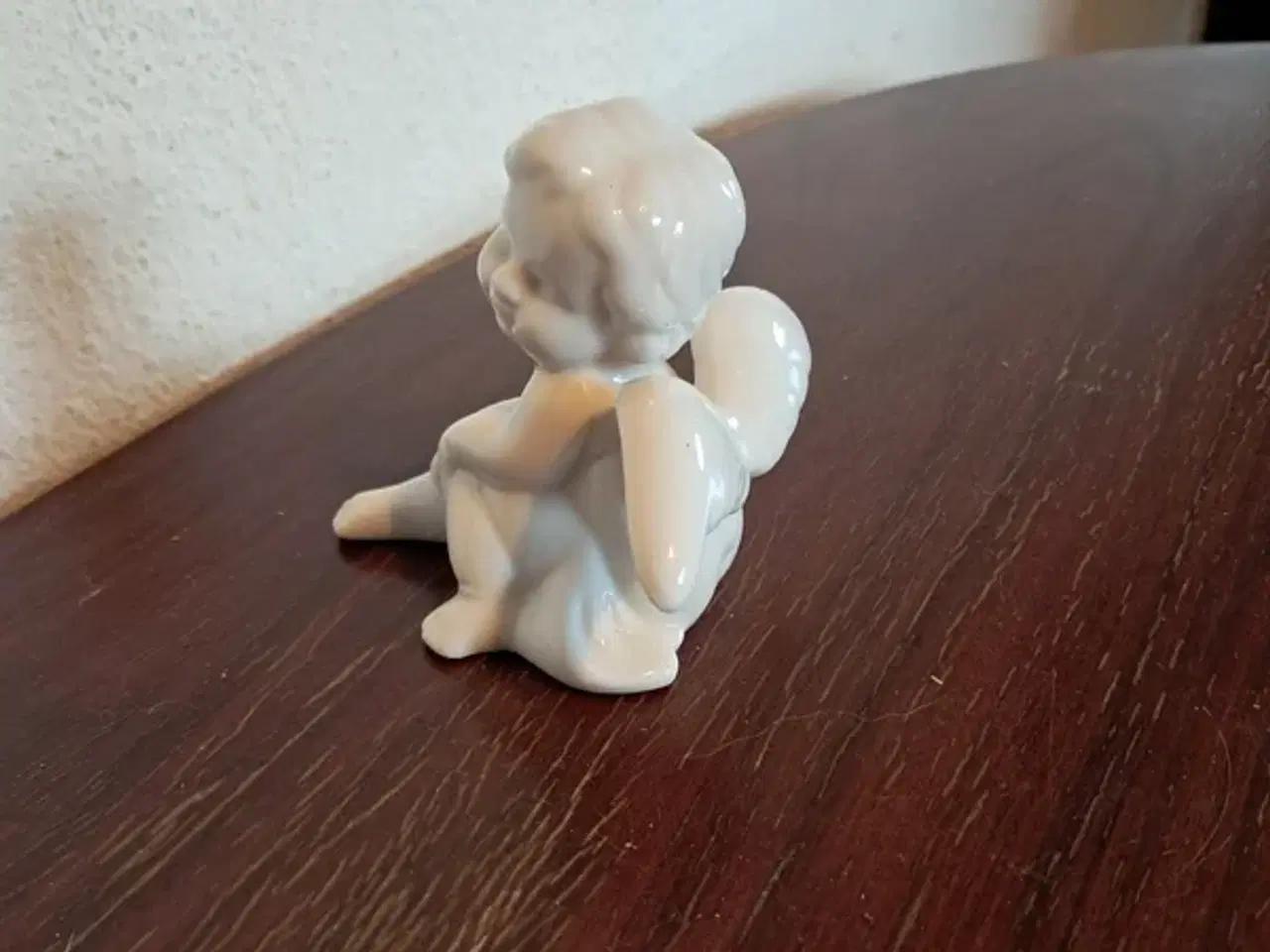 Billede 2 - Engel i siddende positur