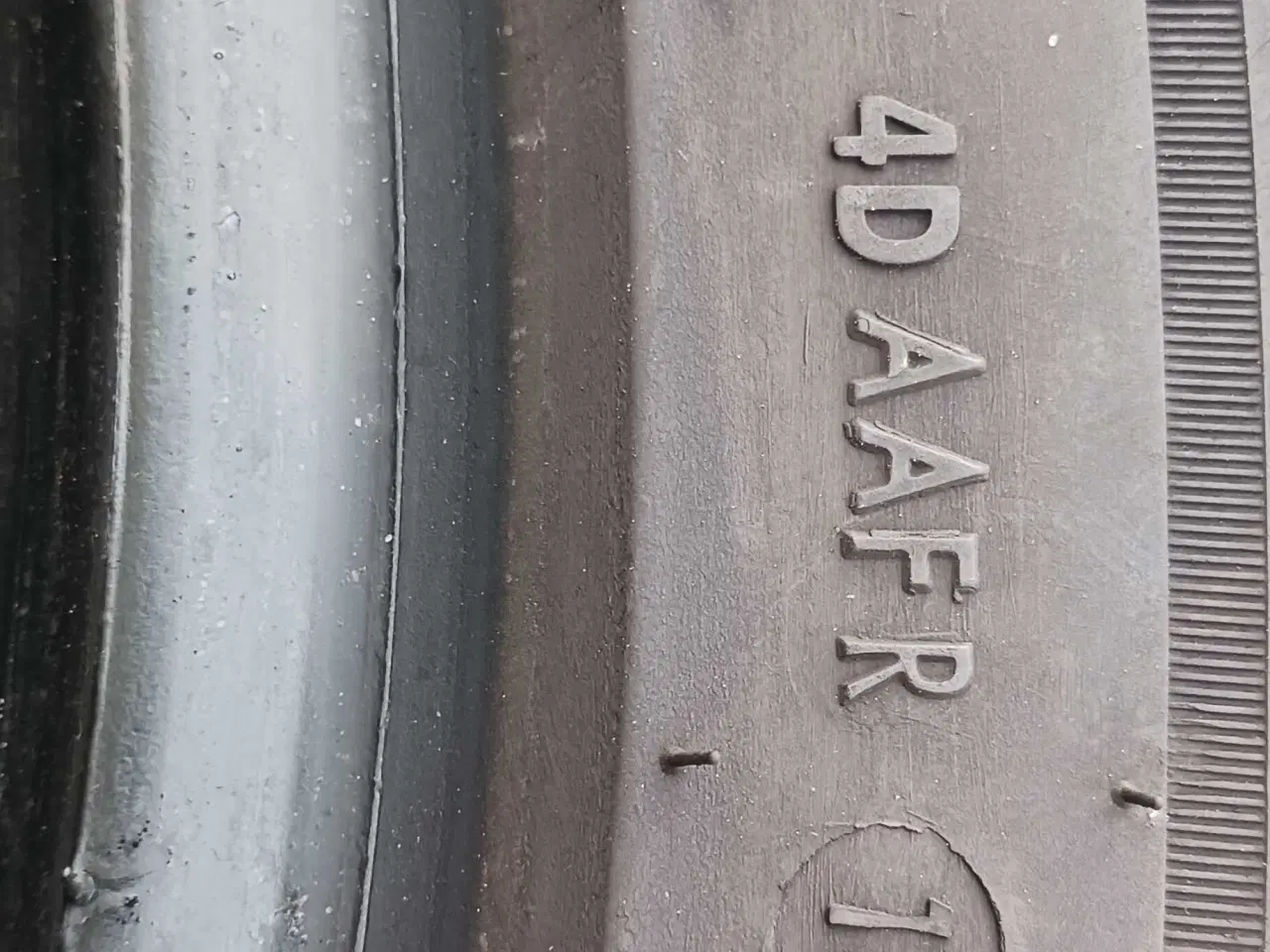 Billede 3 - Sommerdæk 235-55-R18