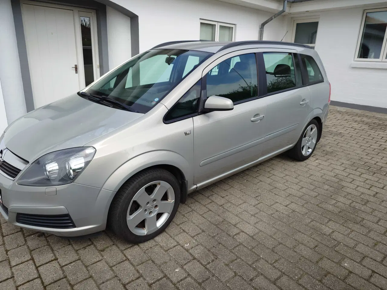 Billede 2 - Opel Zafira 2,2. Årg 08