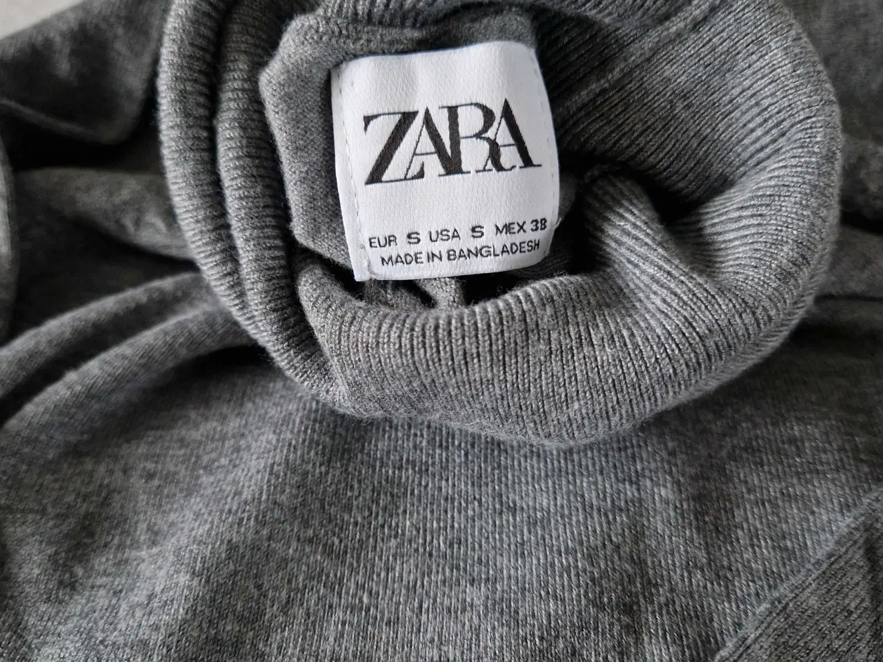 Billede 3 - ZARA rullekrave trøje str S