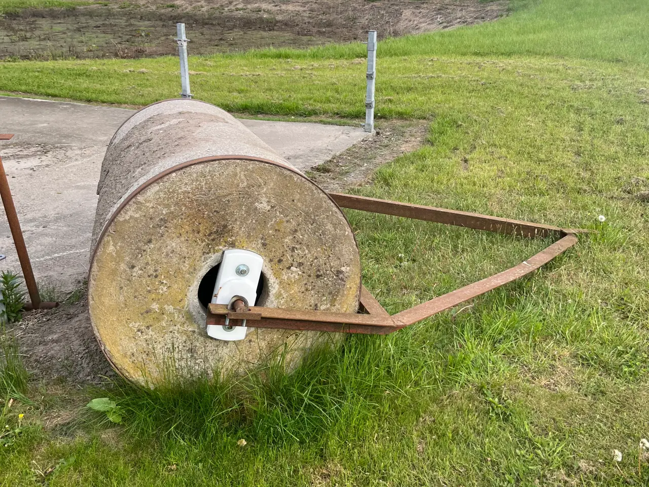 Billede 5 - Cement tromle til traktor 