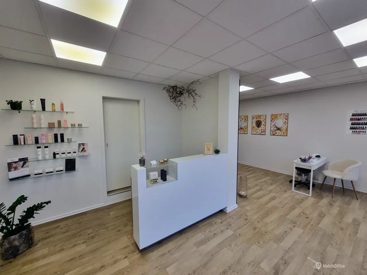 Billede 5 - Butik. klinik. salon - med bedste beliggenhed - i alt 88 kvm