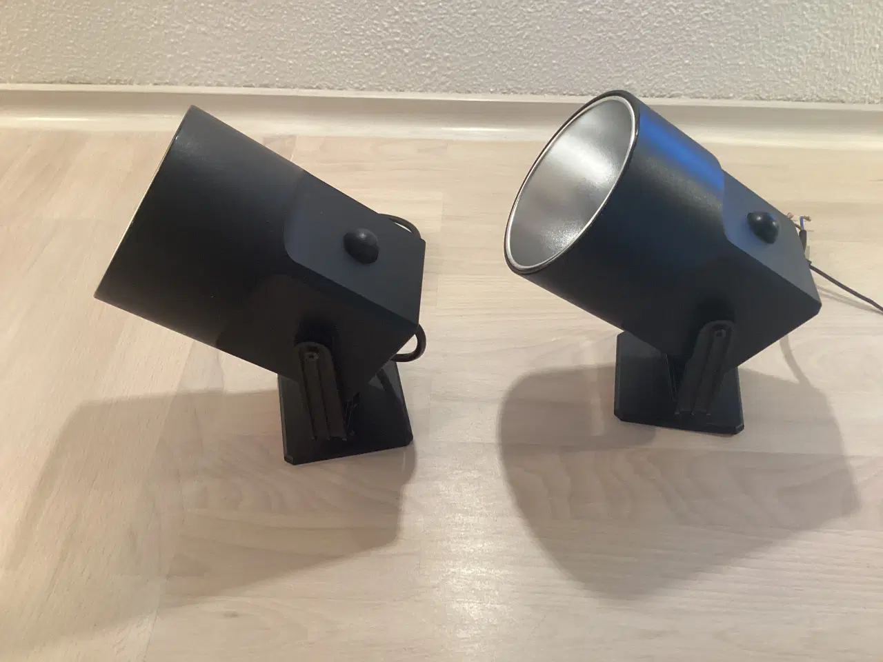 Billede 1 - 2 fine Louis Poulsen Lillebror lamper med plader