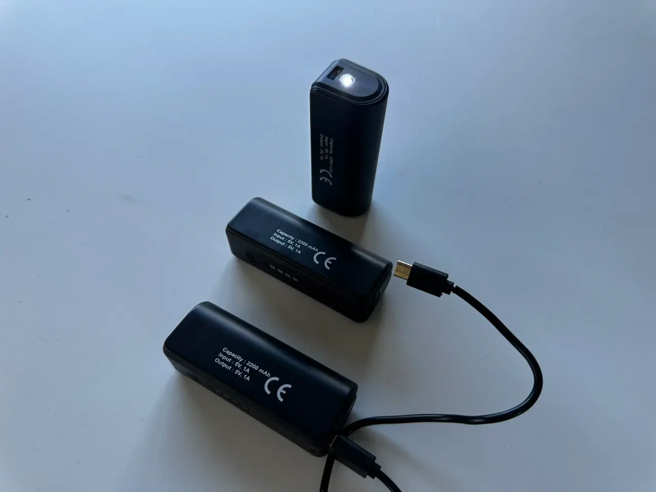 Billede 2 - Powerbank, 2200 mah. med LED lommelygte - 3 stk. f