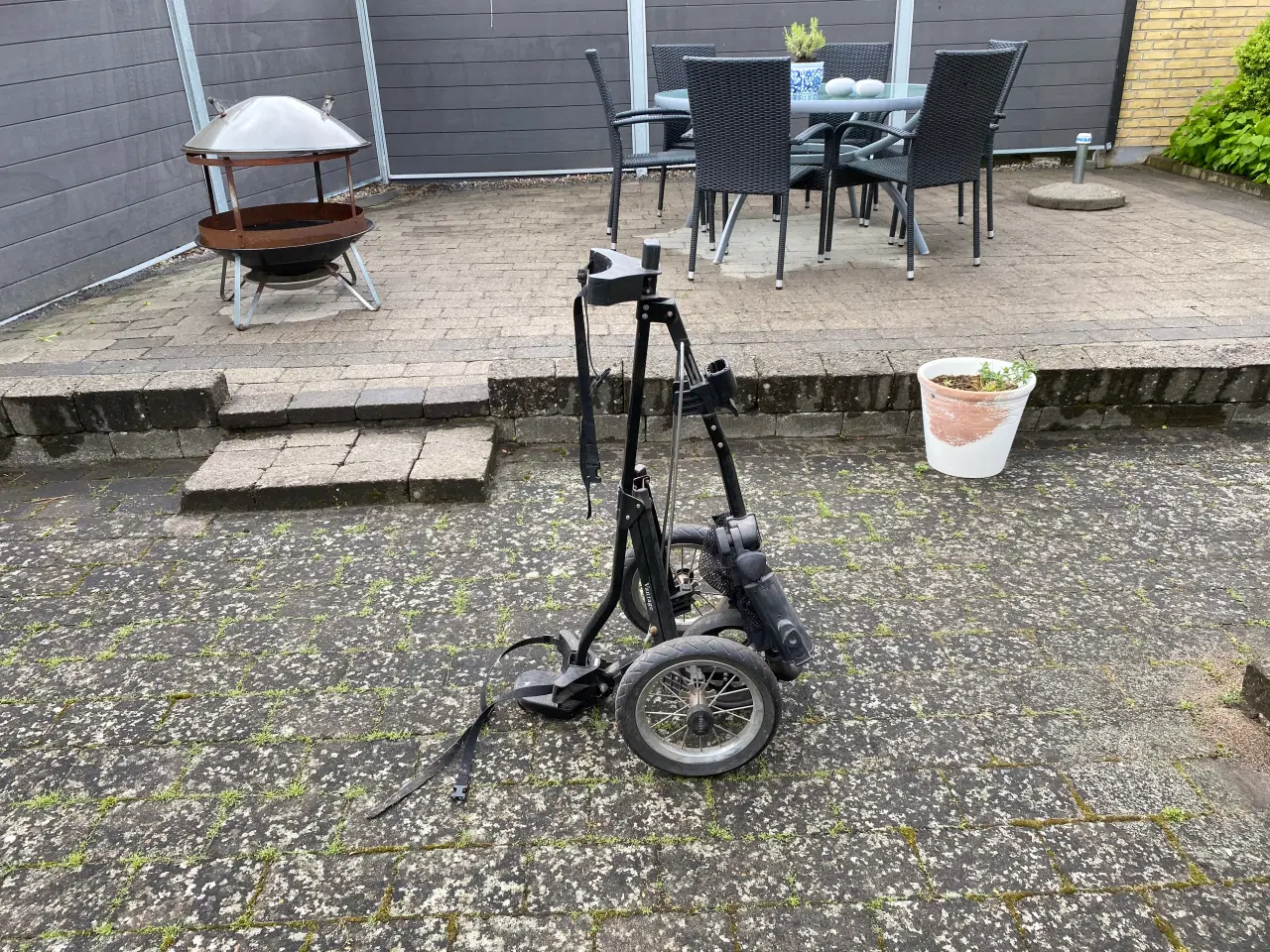 Billede 2 - Golfvogn med paraply & holder.