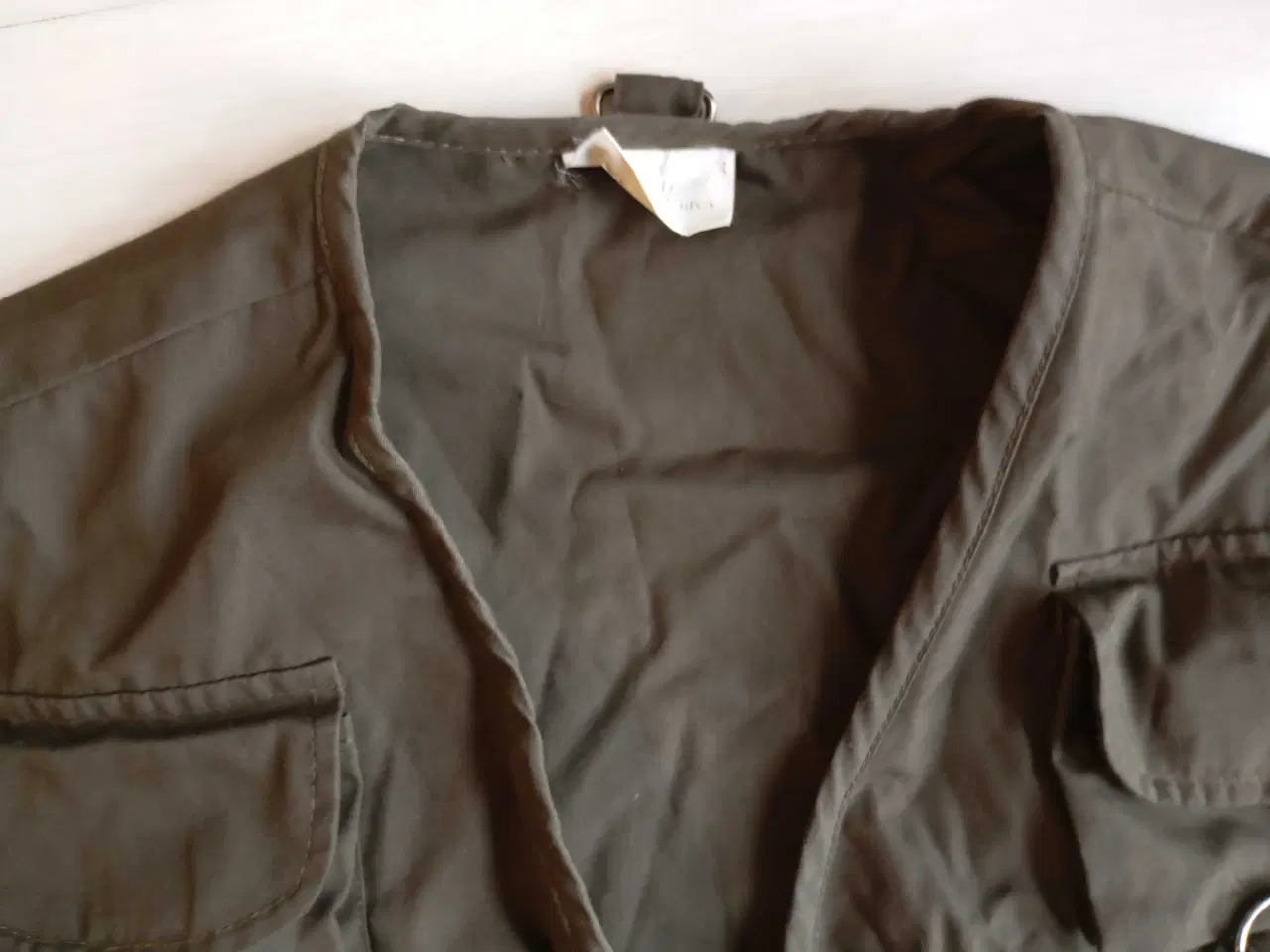 Billede 2 - Fiskevest Normark. Med mange lommer. 