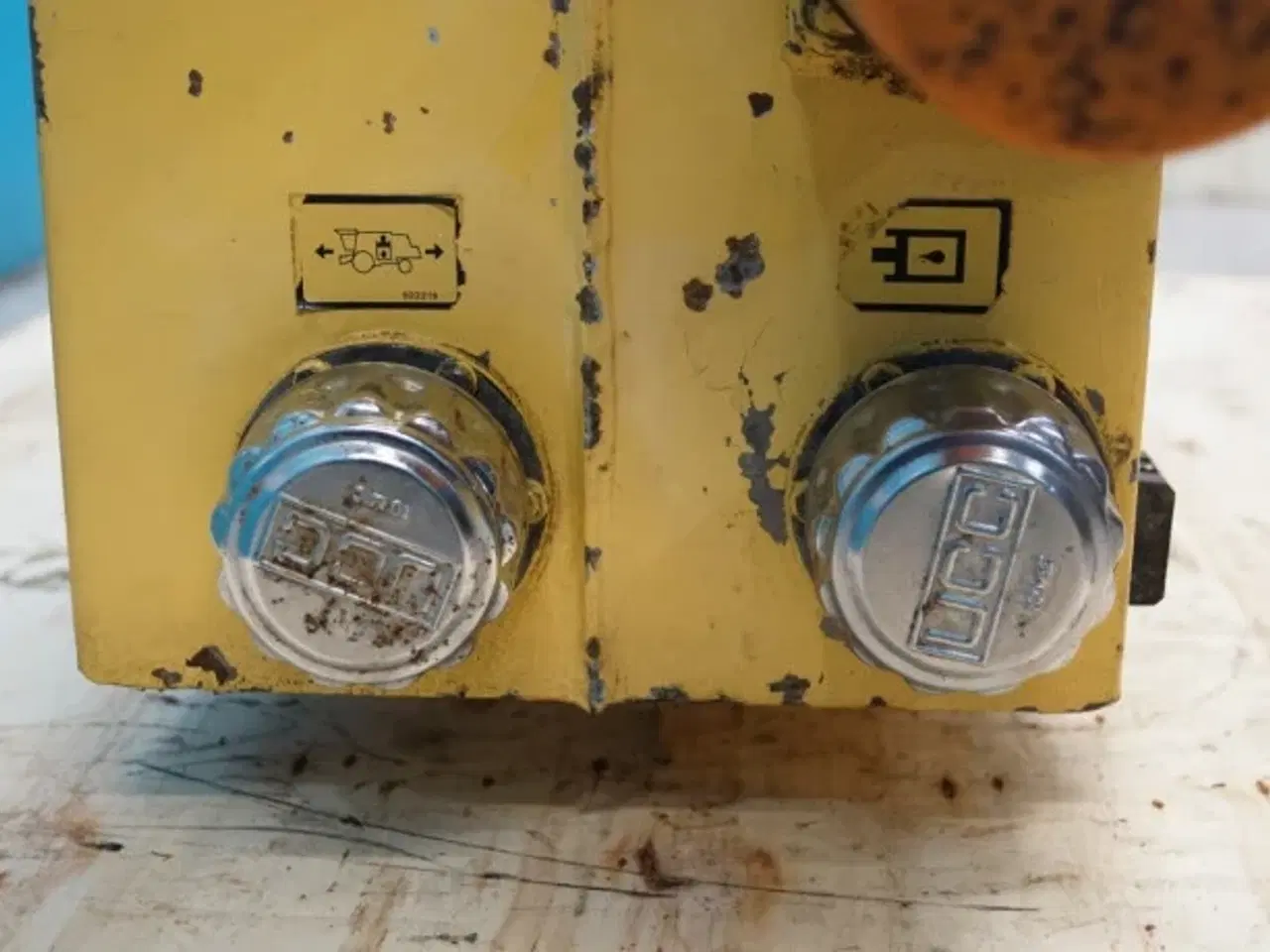 Billede 16 - New Holland TF46 Hydrauliktank 89500040